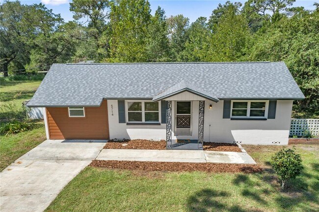 Building Photo - 5714 SW 196th Ave