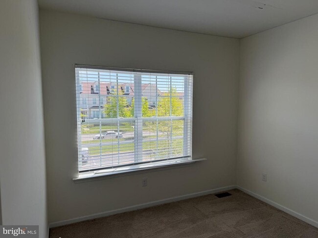 Building Photo - 280 N Bayberry Pkwy