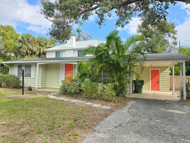 Building Photo - Close to Siesta Key Beach! 2 Bedroom Home