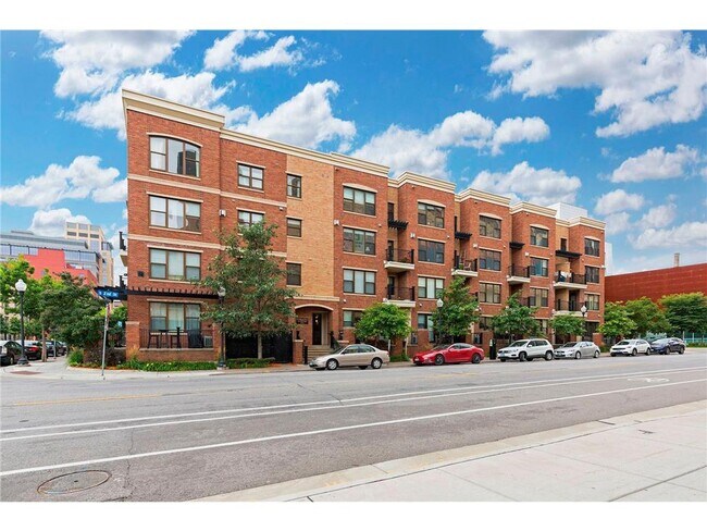 Building Photo - 545 S 2nd St