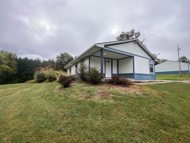 Building Photo - 7400 S Warren School Rd