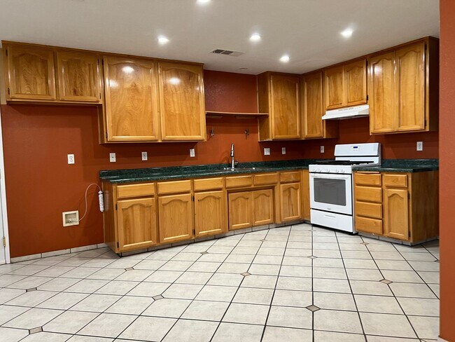 Building Photo - 1417 Hall Ave