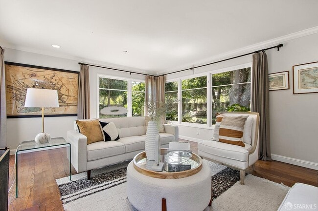 Building Photo - 2 Normandy Ln
