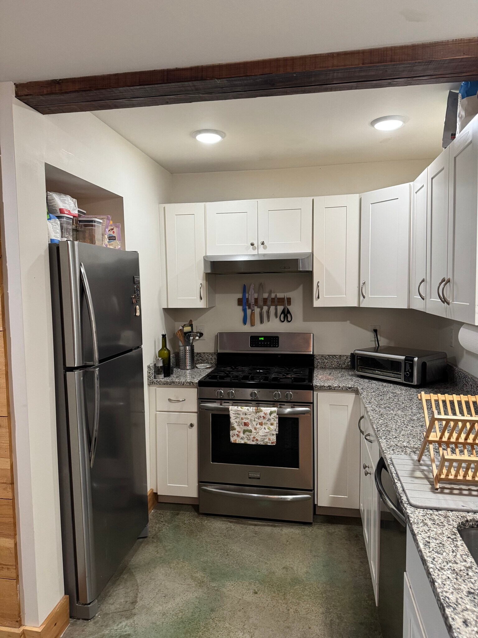 Building Photo - 361 S Winooski Ave