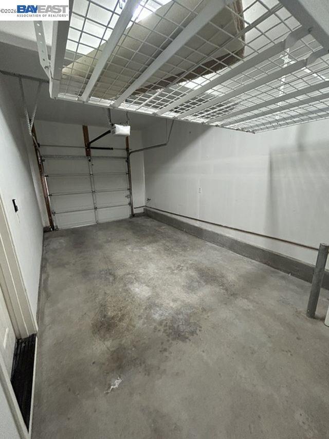 Building Photo - 15 Meritage Common