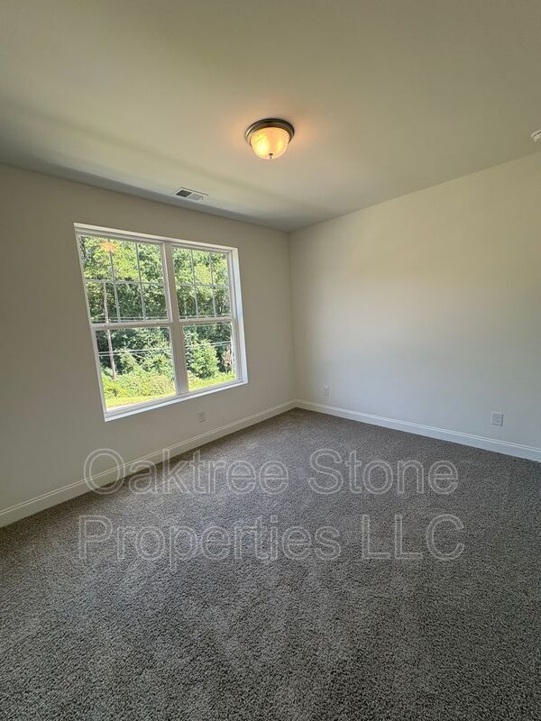 Building Photo - 634 Grove Glen Ct