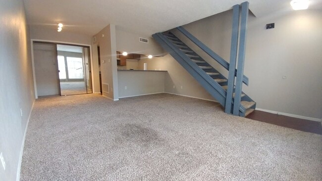 Primary Photo - 4634 Country Creek Dr