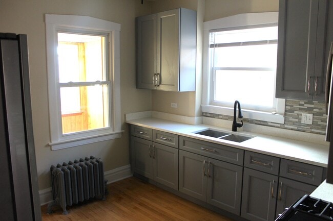 Building Photo - 1829 Elmwood Ave