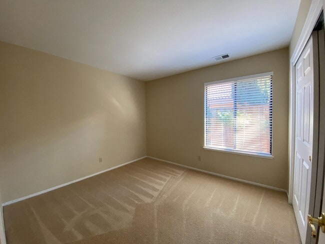 Building Photo - Single Story Beautiful Bay View Home