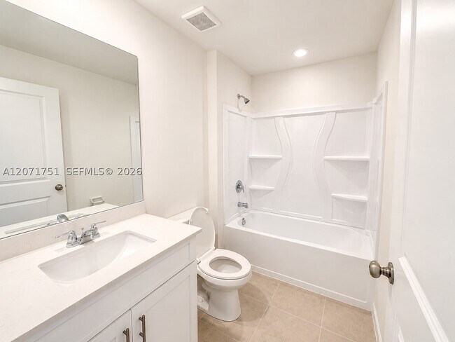 Building Photo - 17293 Cantu Ct