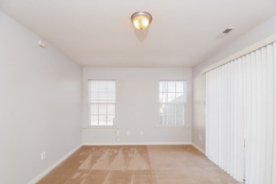 Building Photo - 222 Timber Meadow Lake