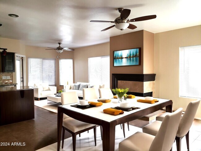 Building Photo - 10945 W Poinsettia Dr