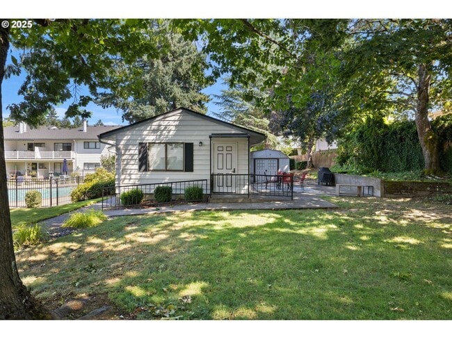 Building Photo - Bright and Open 1,638 SqFt Home Featuring Fireplace, Updated Kitchen & Scenic Outdoor Views ***Wa...