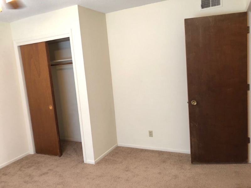 Building Photo - 2017 NW Hickory Ln