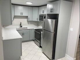 Building Photo - 316 Marengo Ave