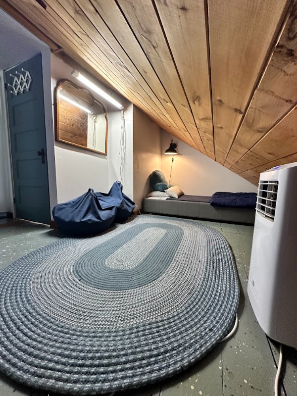 Building Photo - 11 Lower Beach Rd