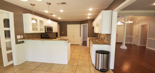 Building Photo - 18257 Springmill Ct