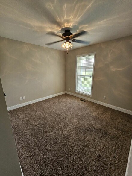 Building Photo - 4905 Cedar Creek Cir