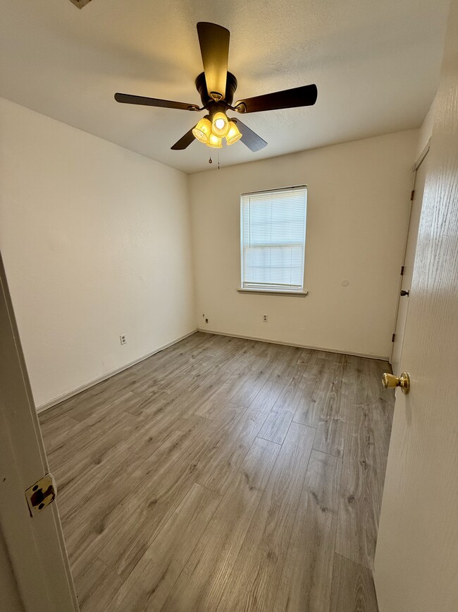 Building Photo - 309 W Maple Branch Way