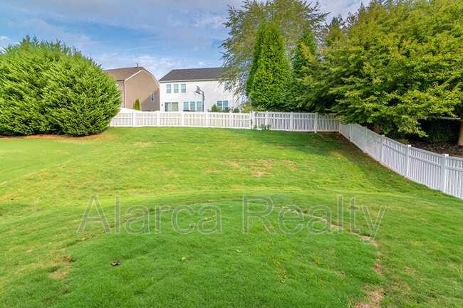 Building Photo - 127 Blossom Ridge Dr