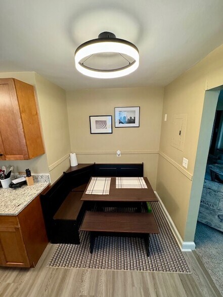 Breakfast nook area. - 3935 S St SE