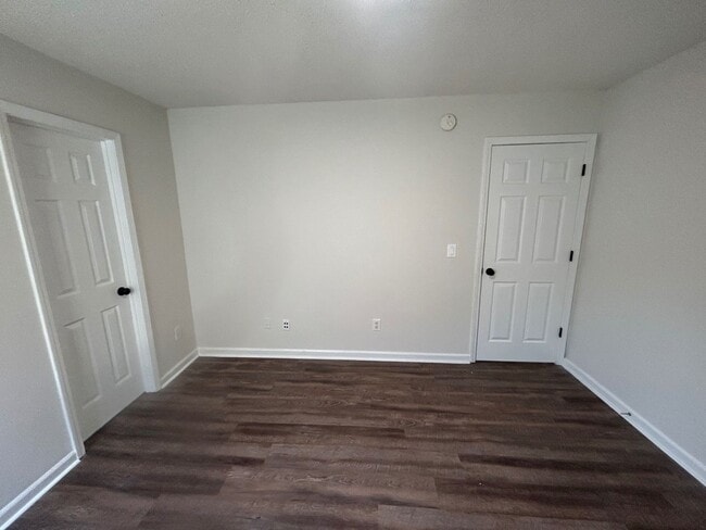 Building Photo - 3-bedroom, 2.5-bathroom two-story home located in the desirable Gatewood Communities!