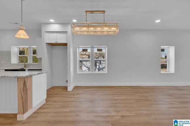 Building Photo - 1720 34th Pl N