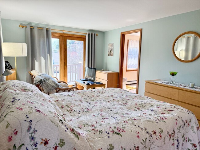 Building Photo - Meticulously Maintained 3BD/2.5BA Home in Quiet Westbrook Neighborhood!