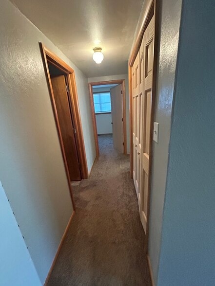 Building Photo - 8 8th St W