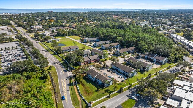 Building Photo - 1725 Harrison St