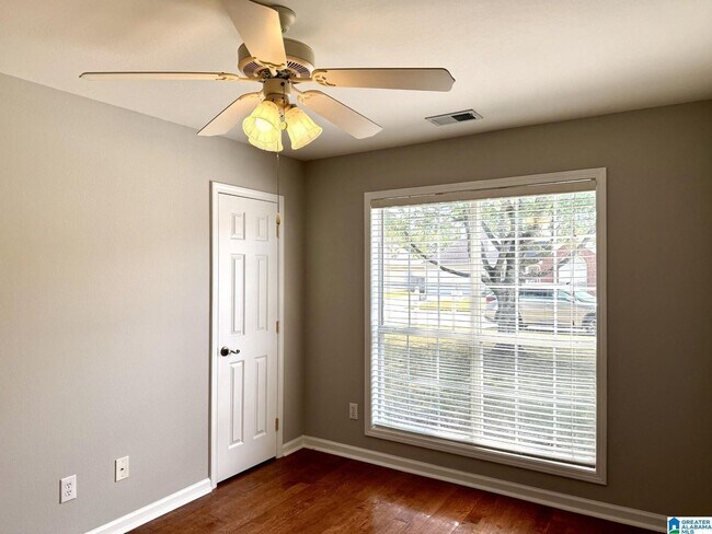 Building Photo - 3 Bed 2 Bath Home In Calera With 2 Car Garage And Fenced In Back Yard