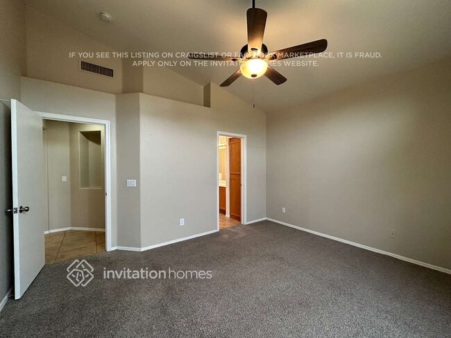 Building Photo - 1902 N 106th Ln