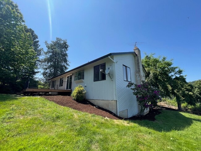 Building Photo - 27 Acres of Private Valley Remodeled Home In Damascus 3Bd/3Ba with Basement!!! Beautiful Deck wit...