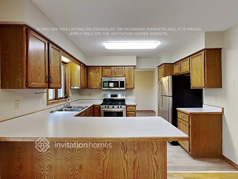 Building Photo - 3930 Zircon Ln N