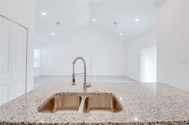 Building Photo - 2776 SW 142nd Ln