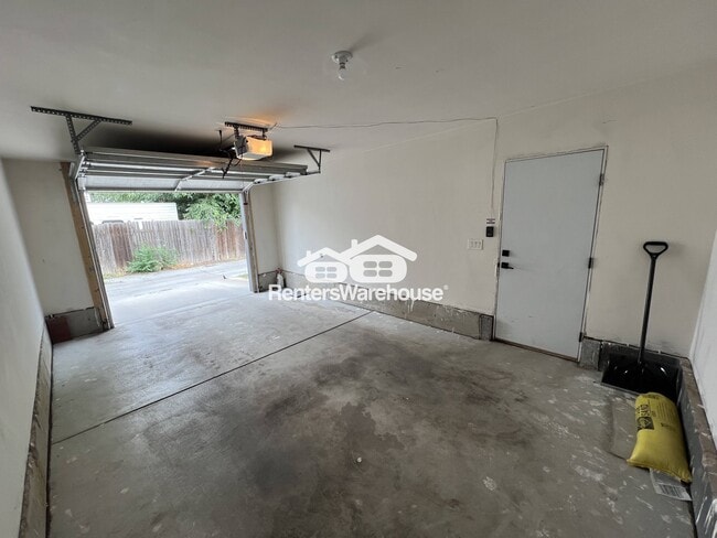 Building Photo - 1338 Perry St
