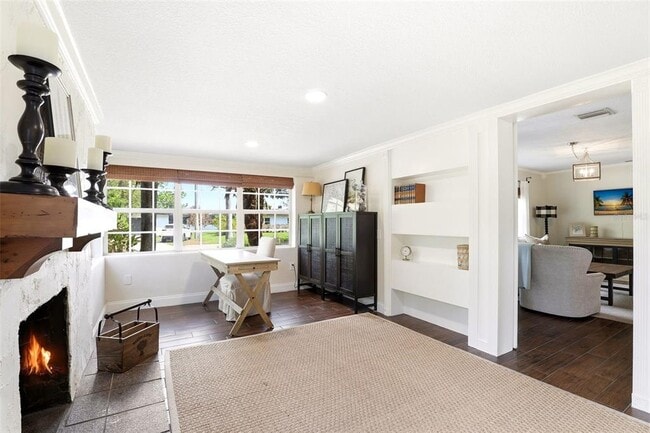 Building Photo - 2518 Weber St