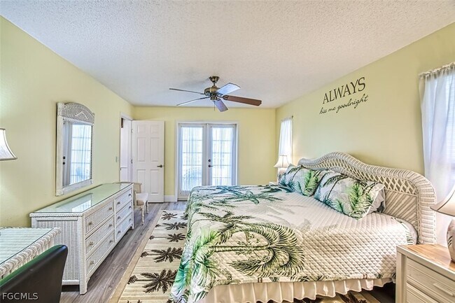 Building Photo - 5036 SW 9th Pl