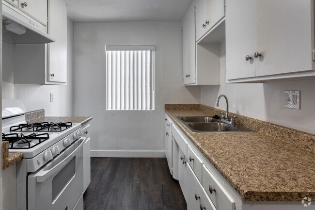 Interior Photo - Villa Los Pinos