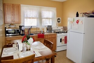 Building Photo - 227 South Ave W