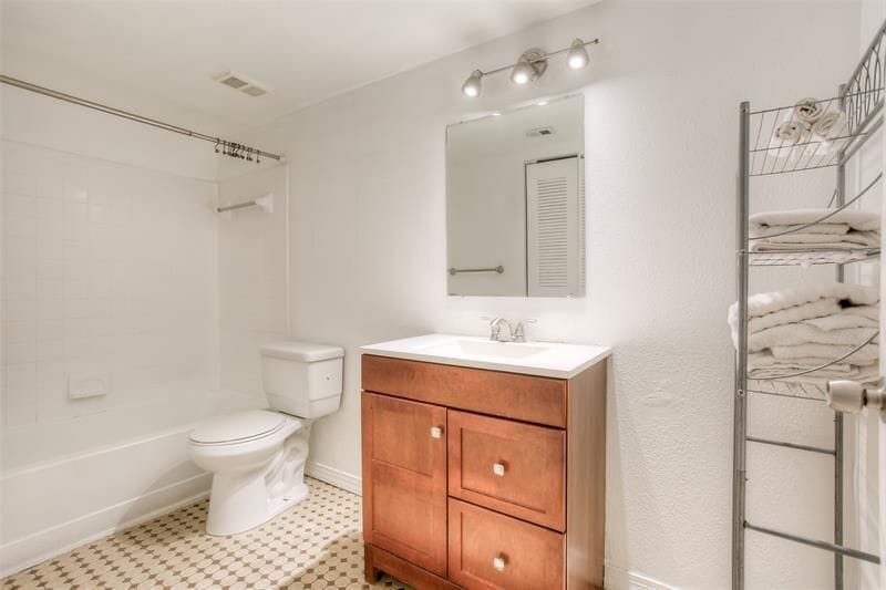 Building Photo - 663 Vista Isles Dr