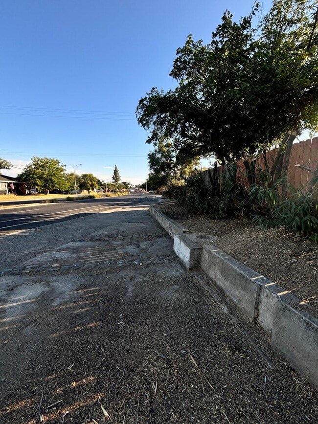 Building Photo - APPLY AT WWW.CVHOMES.COM