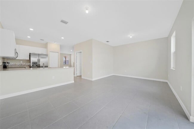 Building Photo - 12926 NW 23rd Pl