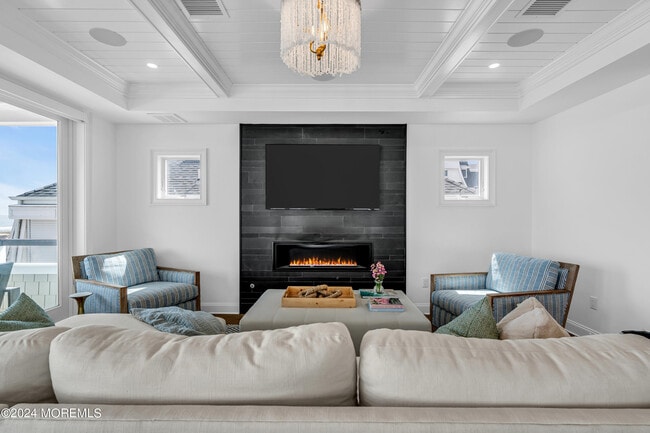 Building Photo - 3574 Ocean Terrace