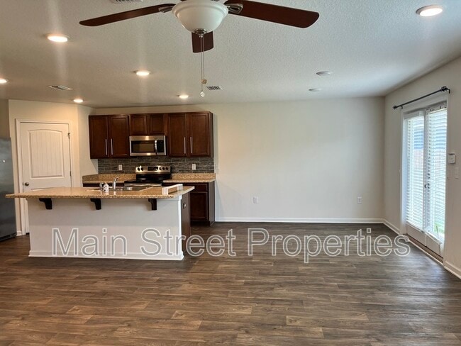 Building Photo - 5862 Blackhorse Cir