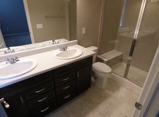 Building Photo - Modern & Convenient 3BR/3BA Home! AVAIL 07/15