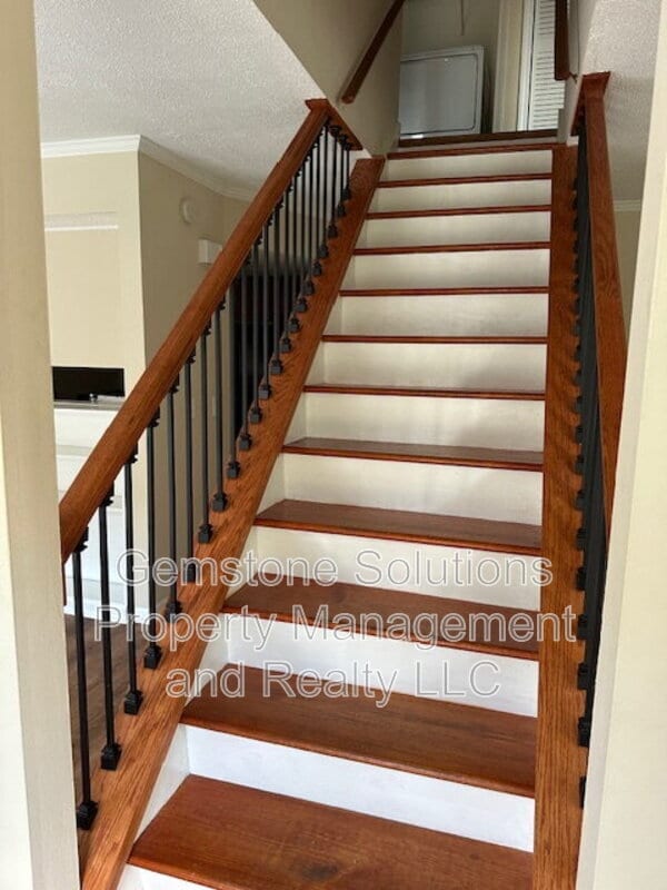 Building Photo - 404 Granville Rd