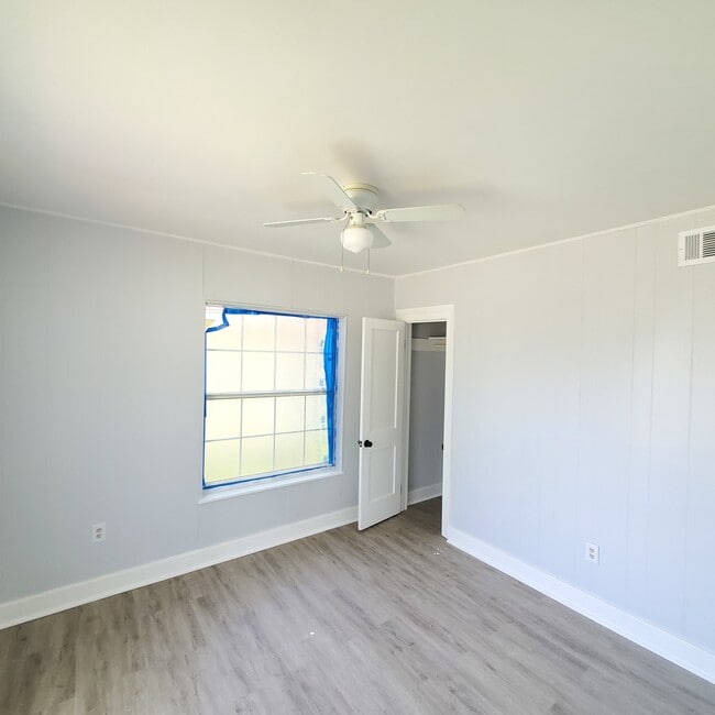 Building Photo - 1735 25th St S