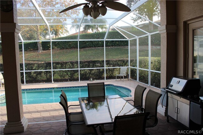 Building Photo - 1124 W Skyview Crossing Dr