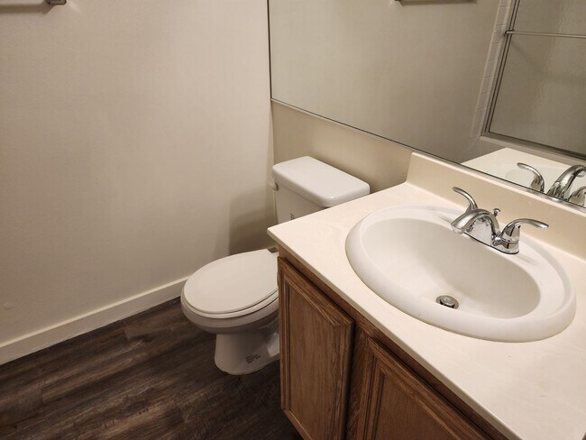 Building Photo - Summerlin Condo in La Posada